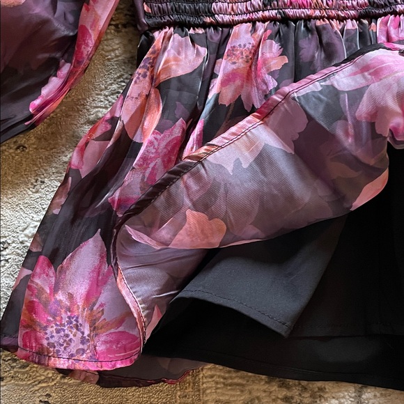 Chic Floral Blouse with Puff Sleeves - Picture 5 of 7